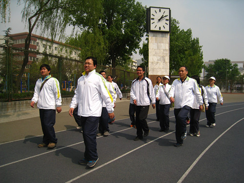 十大正规买足球网站成功举办第十一届师生运动会